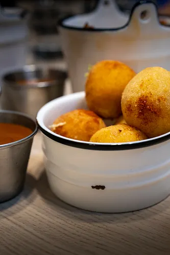 Jòia Bun Restaurant Paris