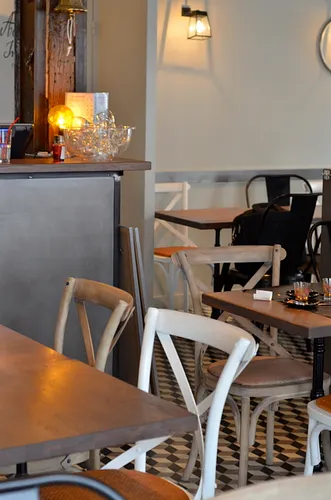 Le Petit Carillon Restaurant Bar Paris