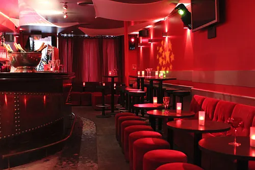 Le Cap Rouge Bar Paris
