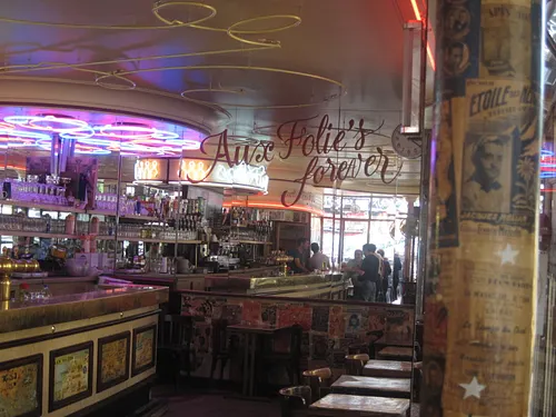 Aux Folies Restaurant Bar Paris