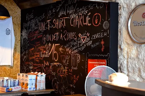 Charlie... et sa bière à deux balles Bar Paris