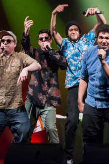 Dead Obies + The Posterz en concert