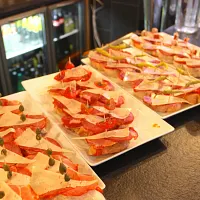 Jamon Jamon