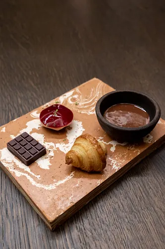 NHOMe Restaurant Paris