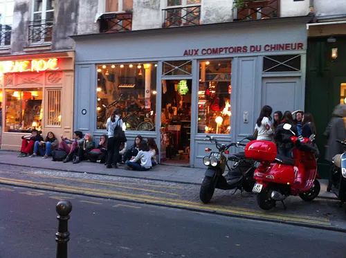 Aux Comptoirs du Chineur Shop Paris