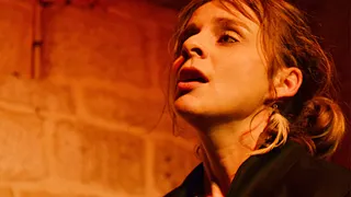 Maureen Esivert  Quand la chanson incarne la poésie.