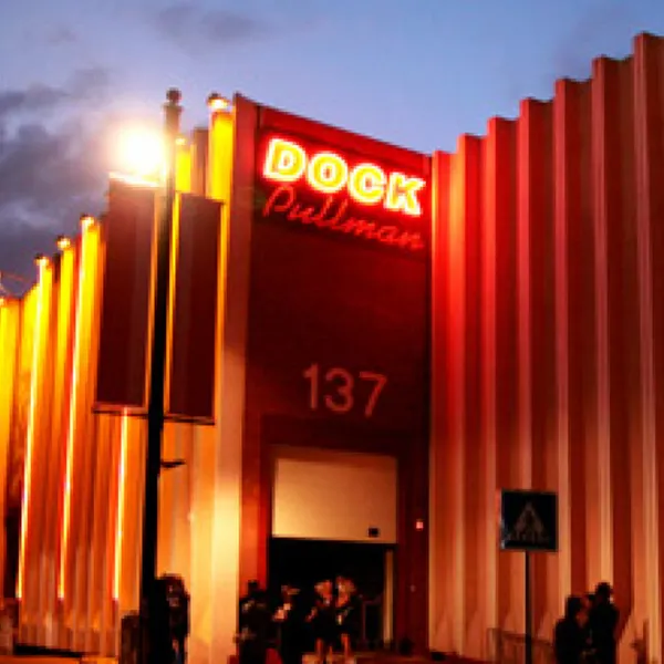 Dock Pullman