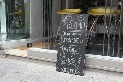 Boneshaker Doughnuts Restaurant Shop Paris