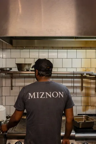 Miznon Grands Boulevards Restaurant Paris