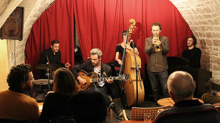 CONCERT DU GROUPE QUEENS OF NOTHING