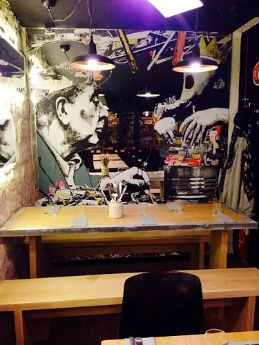 L’Acolyte de l’Insolite Restaurant Paris