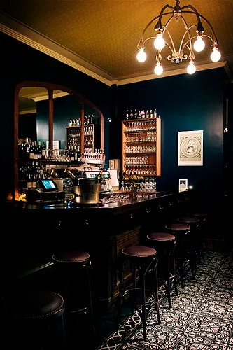 Joséphine, Caves Parisiennes Restaurant Bar Paris