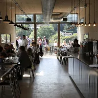 Les Grandes Tables de l'île Seguin