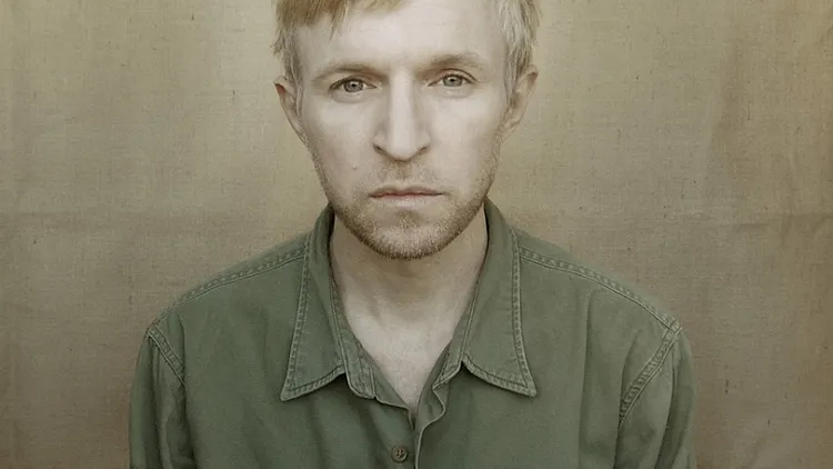 Jay-Jay Johanson + In the canopy en concert