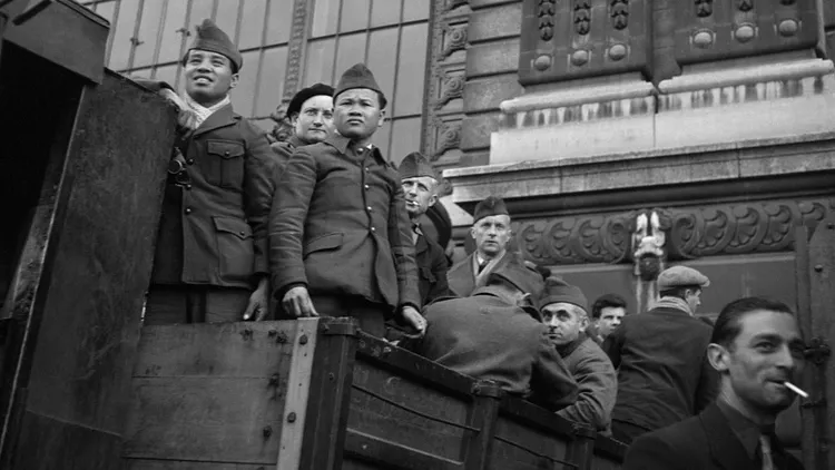 La gare d’Orsay au printemps 1945 : théâtre du retour des rapatriés