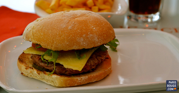 Le Comptoir de l'Epicerie du Père Claude, savoureux burgers Restaurant Wagy Burgers à Paris 15