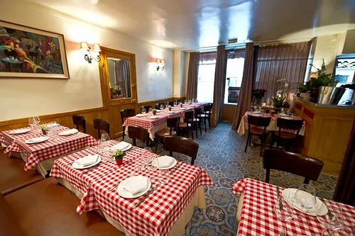 Au Petit Tonneau Restaurant PARIS