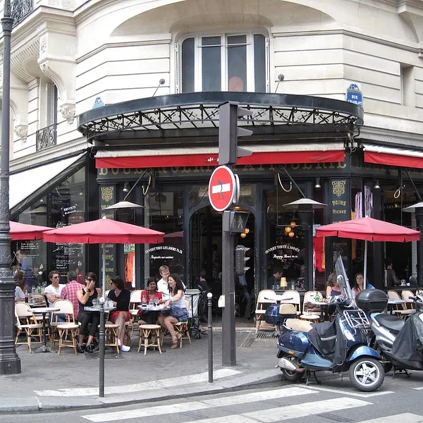 Le Café Charlot
