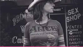 Anaïs - The Cheap Girl is Back !