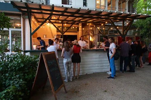 Le Pavillon Puebla Bar Restaurant Paris
