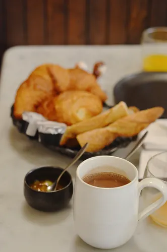 Aux Prés Restaurant Paris