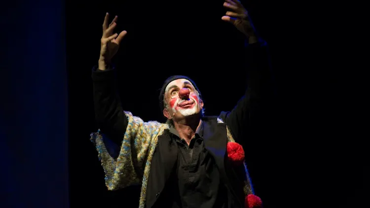 LA FOULE, ELLE RIT de Jean-Pierre Cannet