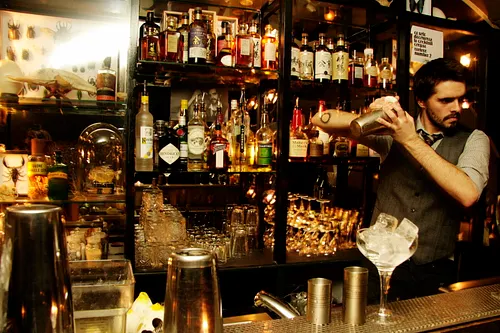 Curio Parlor Bar Paris