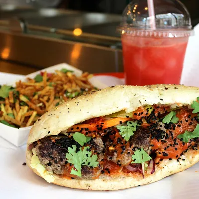 Zarma : le kebab moderne débarque à Pigalle