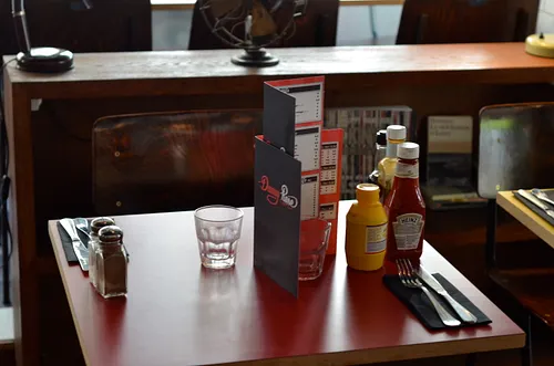 Le Danny Hills Restaurant Bar Paris