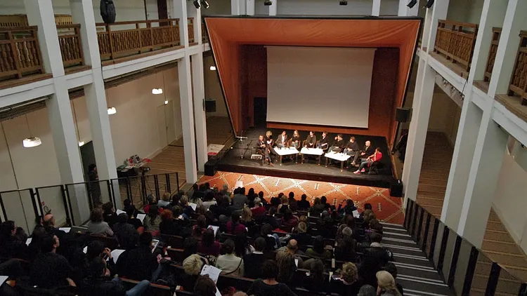 Partout et nulle part : migration et art contemporain