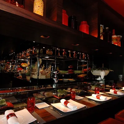 L'Atelier Joël Robuchon, le deux étoiles qui sert au comptoir