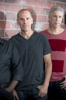 YELLOWJACKETS