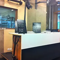 Les Grandes Tables du 104