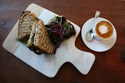 Braun Notes Coffee Restaurant Paris