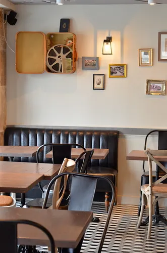 Le Petit Carillon Restaurant Bar Paris