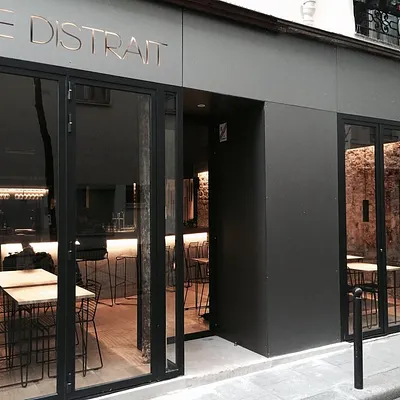 Le Distrait : un bar entre potes rue de la Lune