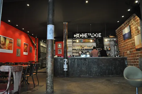 Cache ta Joie Restaurant Bar Paris