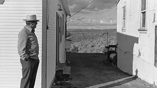 Henry Wessel : A Dark Thread