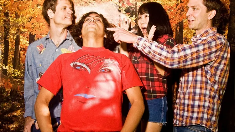 Deerhoof + pneu en concert