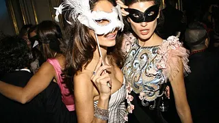 Paris accueille la plus grande soirée masquée+Défilé Mode Masqué