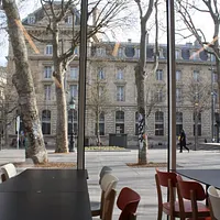 Café Fluctuat Nec Mergitur