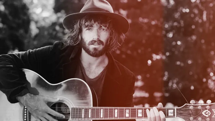 Angus Stone + Guest