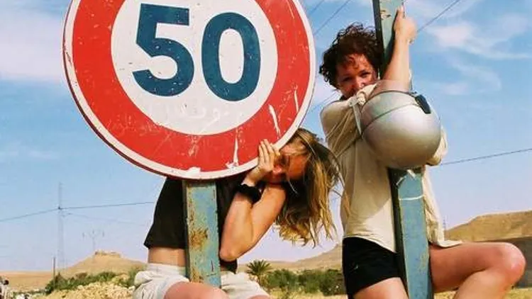Le Bal des Ginettes Armées - 80's 90's Electro Pop
