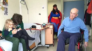 Wonder Woman enterre son papa