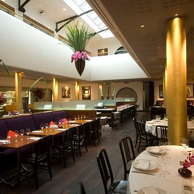 L'Alcazar, le resto chic de la rue Mazarine
