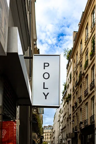 Poly Hot-dog Restaurant Paris