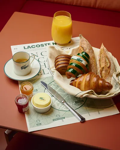 Café Lacoste Restaurant Paris