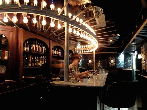 Lulu White Bar Paris