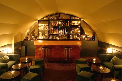 Curio Parlor Bar Paris