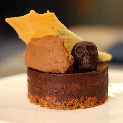 Laurent Favre-Mot, la nouvelle pâtisserie rock de Pigalle
